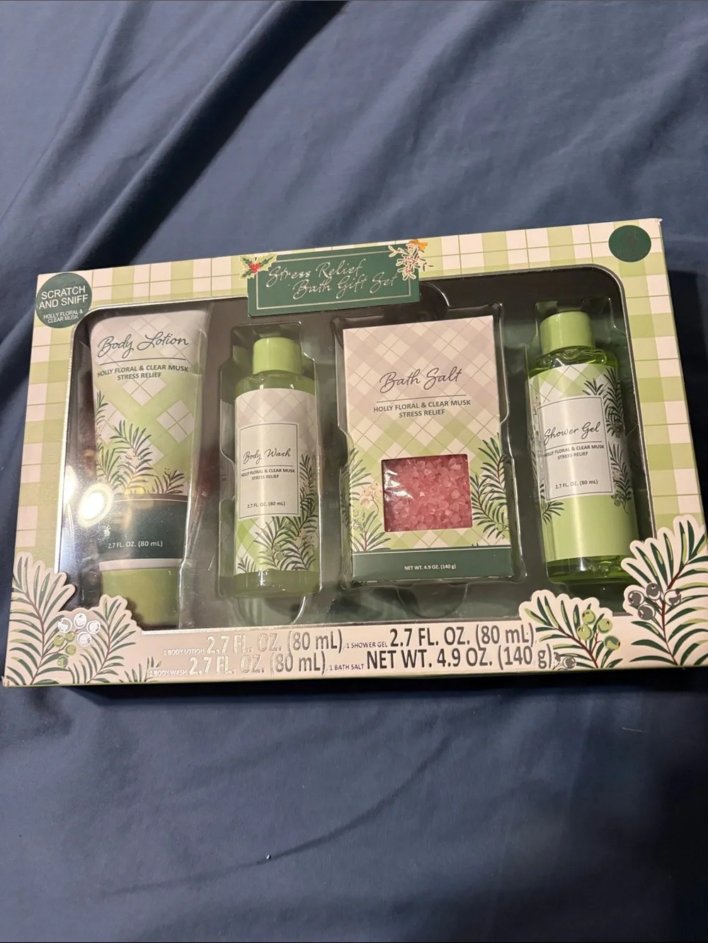 Green Floral Bath & Body Gift Set - Refreshing Scent Holly Floral and Clear Musk